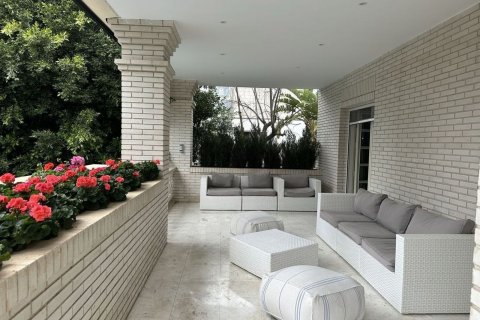 Купить дом в Кастельдефельс, Испания с 8 комнат, 642м², № 7285 - фото 26