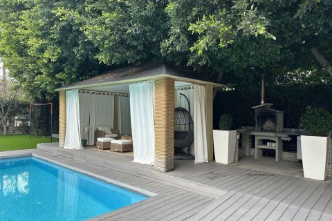 Купить дом в Кастельдефельс, Испания с 8 комнат, 642м², № 7285 - фото 28