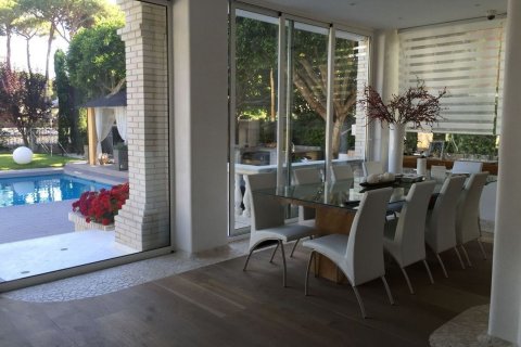Купить дом в Кастельдефельс, Испания с 8 комнат, 642м², № 7285 - фото 10