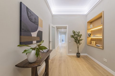 5 bedrooms apartment for sale in Barcelona, Catalonia, Spain № 7284 - photo 4