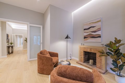 5 bedrooms apartment for sale in Barcelona, Catalonia, Spain № 7284 - photo 7