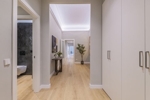5 bedrooms apartment for sale in Barcelona, Catalonia, Spain № 7284 - photo 6