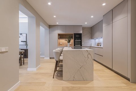5 bedrooms apartment for sale in Barcelona, Catalonia, Spain № 7284 - photo 14
