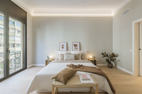 5 bedrooms apartment for sale in Barcelona, Catalonia, Spain № 7284 - photo 2