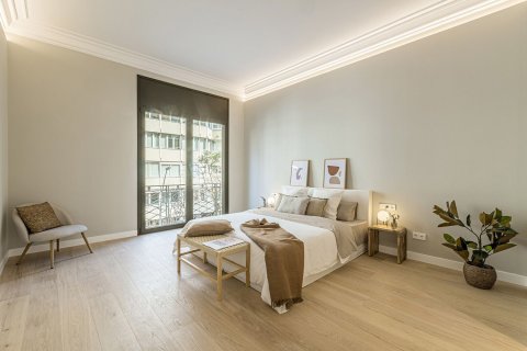 5 bedrooms apartment for sale in Barcelona, Catalonia, Spain № 7284 - photo 3