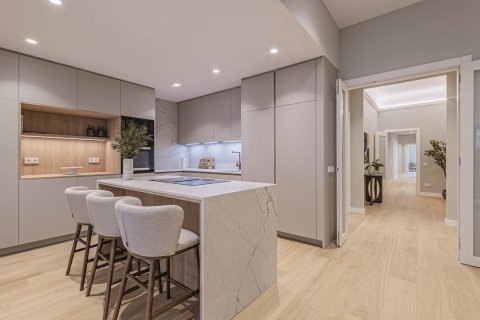 5 bedrooms apartment for sale in Barcelona, Catalonia, Spain № 7284 - photo 15