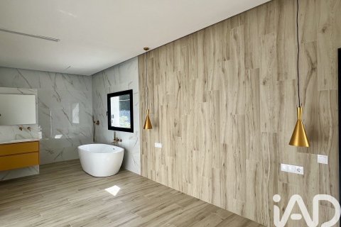 Сasa de 8 dormitorios en venta en Sant Andreu de Llavaneres, Barcelona, Cataluña, Spain № 4784 - foto 10