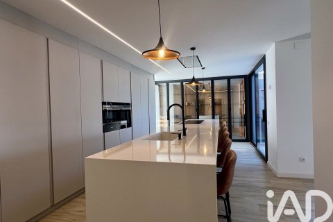 Сasa de 8 dormitorios en venta en Sant Andreu de Llavaneres, Barcelona, Cataluña, Spain № 4784 - foto 8