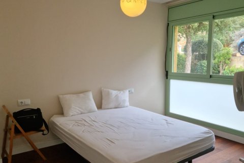 Casa adosada de 4 dormitorios en venta en Begur, Gerona, Cataluña, Spain № 4779 - foto 17