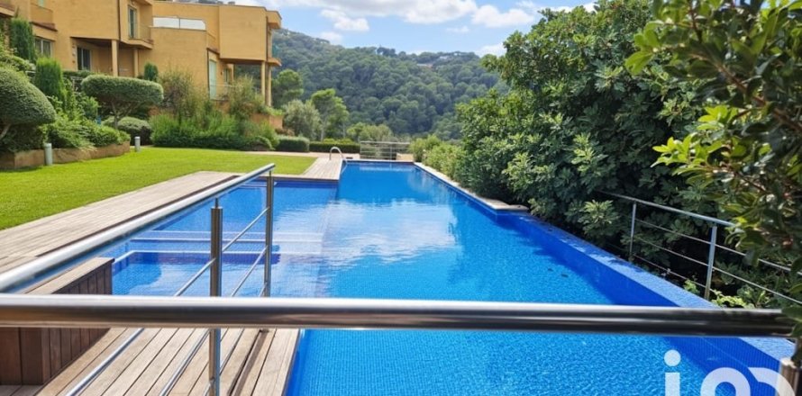 Casa adosada de 4 dormitorios en venta en Begur, Gerona, Cataluña, Spain № 4779