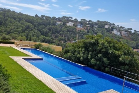 Casa adosada de 4 dormitorios en venta en Begur, Gerona, Cataluña, Spain № 4779 - foto 2
