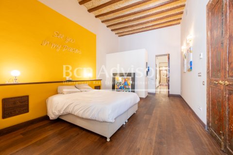 Apartamento de 7 dormitorios en venta en Barcelona, Cataluña, Spain № 2857 - foto 21