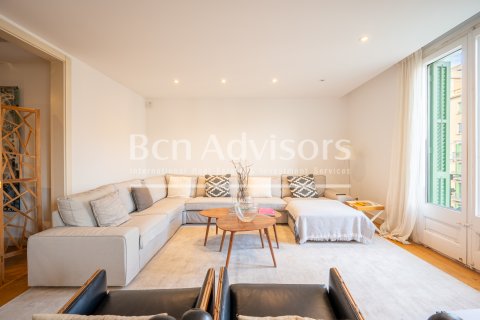 Apartamento de 4 dormitorios en venta en Barcelona, Cataluña, Spain № 2862 - foto 9