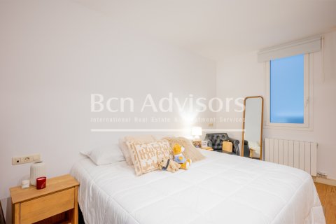 Apartamento de 4 dormitorios en venta en Barcelona, Cataluña, Spain № 2862 - foto 26