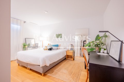 Apartamento de 4 dormitorios en venta en Barcelona, Cataluña, Spain № 2862 - foto 27