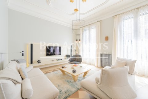 Apartamento de 2 dormitorios en venta en Barcelona, Cataluña, Spain № 2858 - foto 8