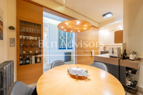 Apartamento de 2 dormitorios en venta en Barcelona, Cataluña, Spain № 2858 - foto 17