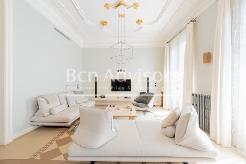 Apartamento de 2 dormitorios en venta en Barcelona, Cataluña, Spain № 2858 - foto 7