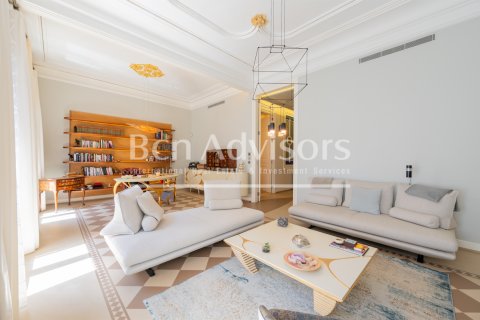 Apartamento de 2 dormitorios en venta en Barcelona, Cataluña, Spain № 2858 - foto 11