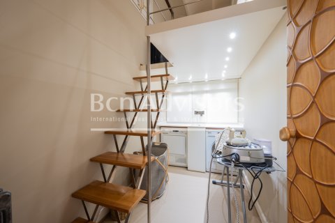 Apartamento de 2 dormitorios en venta en Barcelona, Cataluña, Spain № 2858 - foto 18