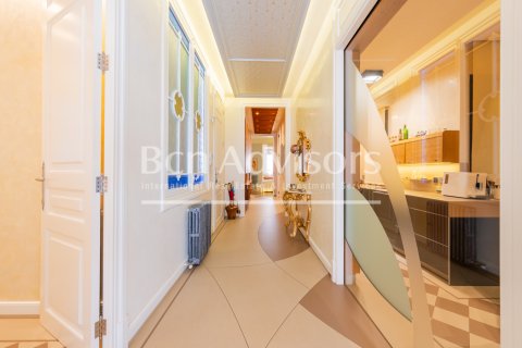 Apartamento de 2 dormitorios en venta en Barcelona, Cataluña, Spain № 2858 - foto 12