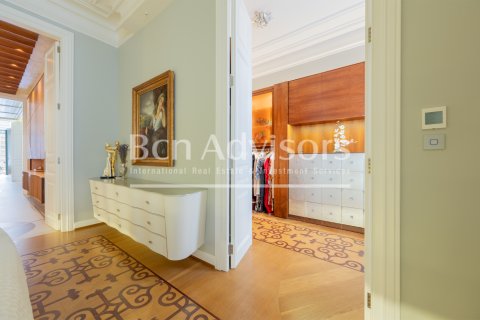Apartamento de 2 dormitorios en venta en Barcelona, Cataluña, Spain № 2858 - foto 24