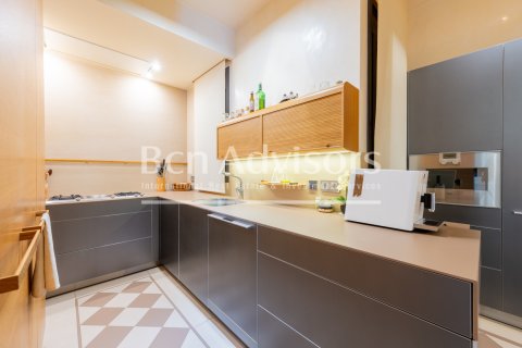 Apartamento de 2 dormitorios en venta en Barcelona, Cataluña, Spain № 2858 - foto 15