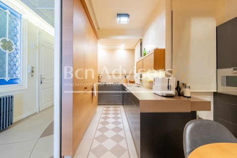 Apartamento de 2 dormitorios en venta en Barcelona, Cataluña, Spain № 2858 - foto 19
