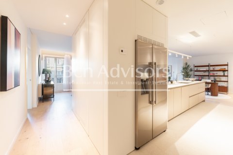 Apartamento de 2 dormitorios en venta en Barcelona, Cataluña, Spain № 2863 - foto 18