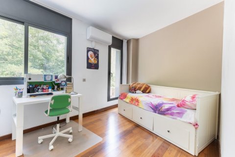 Сasa de 5 dormitorios en venta en Sant Cugat del Vallès, Barcelona, Cataluña, Spain № 1429 - foto 25