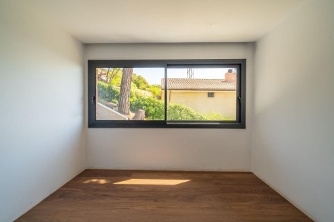 Сasa de 5 dormitorios en venta en Alella, Barcelona, Cataluña, Spain № 1428 - foto 17