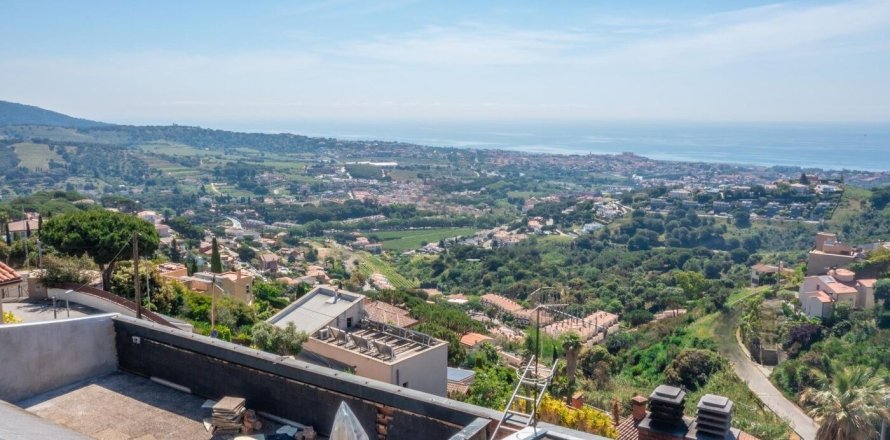 Сasa de 5 dormitorios en venta en Alella, Barcelona, Cataluña, Spain № 1428