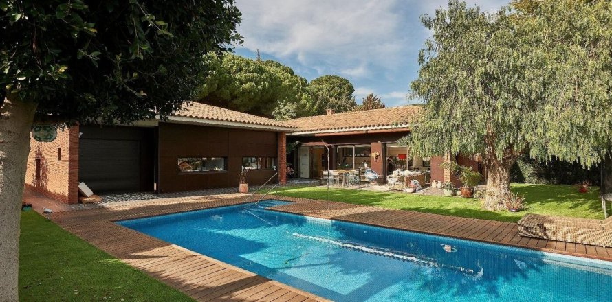 Сasa de 5 dormitorios en venta en Sant Vicenc De Montalt, Barcelona, Cataluña, Spain № 1426