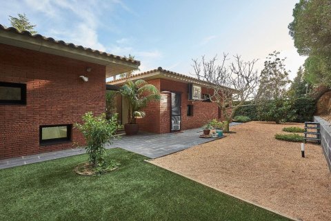 Сasa de 5 dormitorios en venta en Sant Vicenc De Montalt, Barcelona, Cataluña, Spain № 1426 - foto 17
