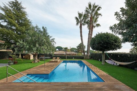 Сasa de 5 dormitorios en venta en Sant Vicenc De Montalt, Barcelona, Cataluña, Spain № 1426 - foto 2