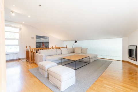 Сasa de 4 dormitorios en venta en Sant Cugat del Vallès, Barcelona, Cataluña, Spain № 1430 - foto 13