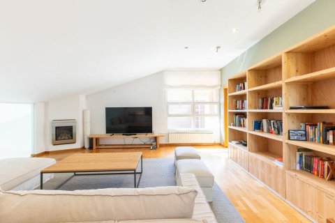 Сasa de 4 dormitorios en venta en Sant Cugat del Vallès, Barcelona, Cataluña, Spain № 1430 - foto 17
