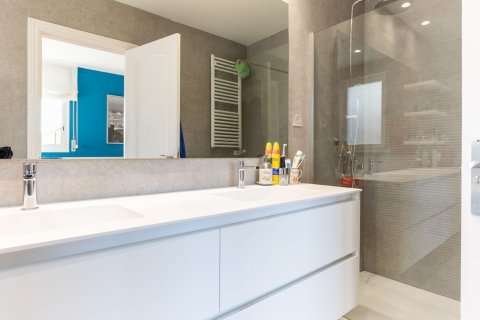 Сasa de 4 dormitorios en venta en Sant Cugat del Vallès, Barcelona, Cataluña, Spain № 1430 - foto 25