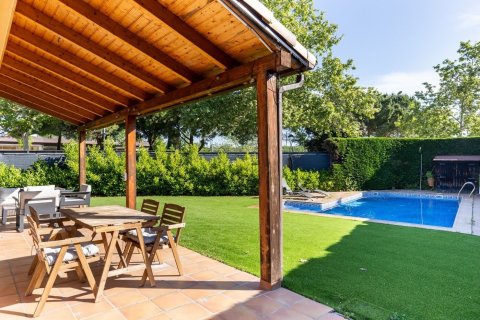Сasa de 4 dormitorios en venta en Sant Cugat del Vallès, Barcelona, Cataluña, Spain № 1430 - foto 2