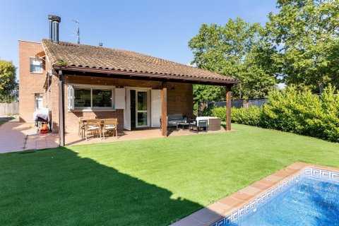 Сasa de 4 dormitorios en venta en Sant Cugat del Vallès, Barcelona, Cataluña, Spain № 1430 - foto 3