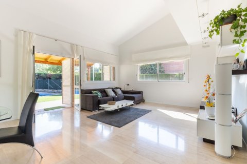 Сasa de 4 dormitorios en venta en Sant Cugat del Vallès, Barcelona, Cataluña, Spain № 1430 - foto 7