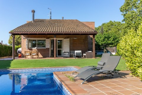 Сasa de 4 dormitorios en venta en Sant Cugat del Vallès, Barcelona, Cataluña, Spain № 1430