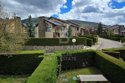 Сasa de 4 dormitorios en alquiler en Cataluña, Spain № 8002 - foto 15