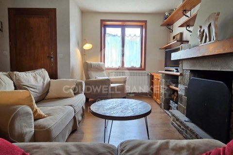 Сasa de 4 dormitorios en alquiler en Cataluña, Spain № 8002 - foto 5
