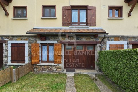 Сasa de 4 dormitorios en alquiler en Cataluña, Spain № 8002 - foto 23