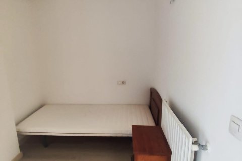 Apartamento de 3 dormitorios en alquiler en Principado De Andorra (Ninguna Poblacion Tiene C.P.), Lérida, Cataluña, Spain № 8000 - foto 9