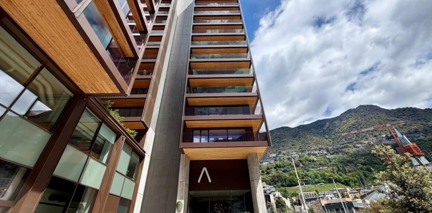 3 bedrooms apartment for rent in Principado De Andorra (Ninguna Poblacion Tiene C.P.), Lleida, Catalonia, Spain № 8004