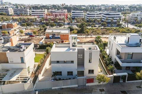 Сasa de 5 dormitorios en venta en Sitges, Barcelona, Cataluña, Spain № 6471 - foto 4