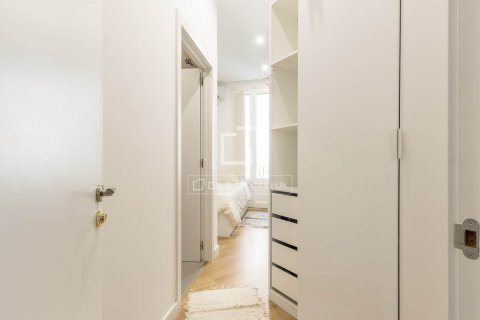 3 bedrooms apartment for sale in Barcelona, Catalonia, Spain № 7127 - photo 8