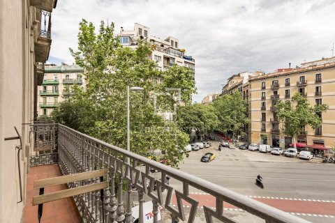 3 bedrooms apartment for sale in Barcelona, Catalonia, Spain № 7127 - photo 23